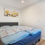 Manthei Apartment *
