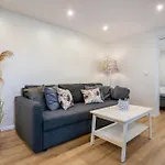 Manthei Apartment *